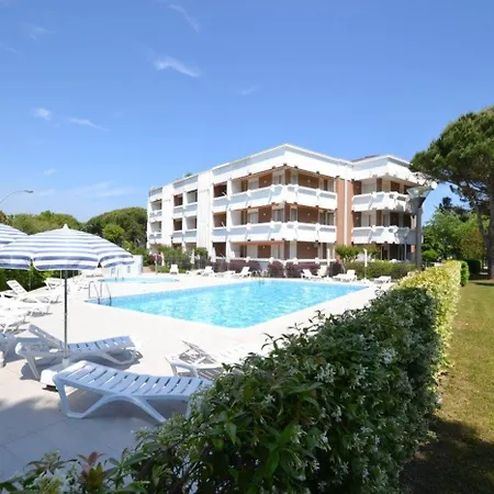 Апартаменти Cozy Flat With Swimming Pool - Beahost Бібіоне