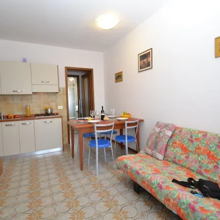 Cozy Flat With Swimming Pool - Beahost Бібіоне